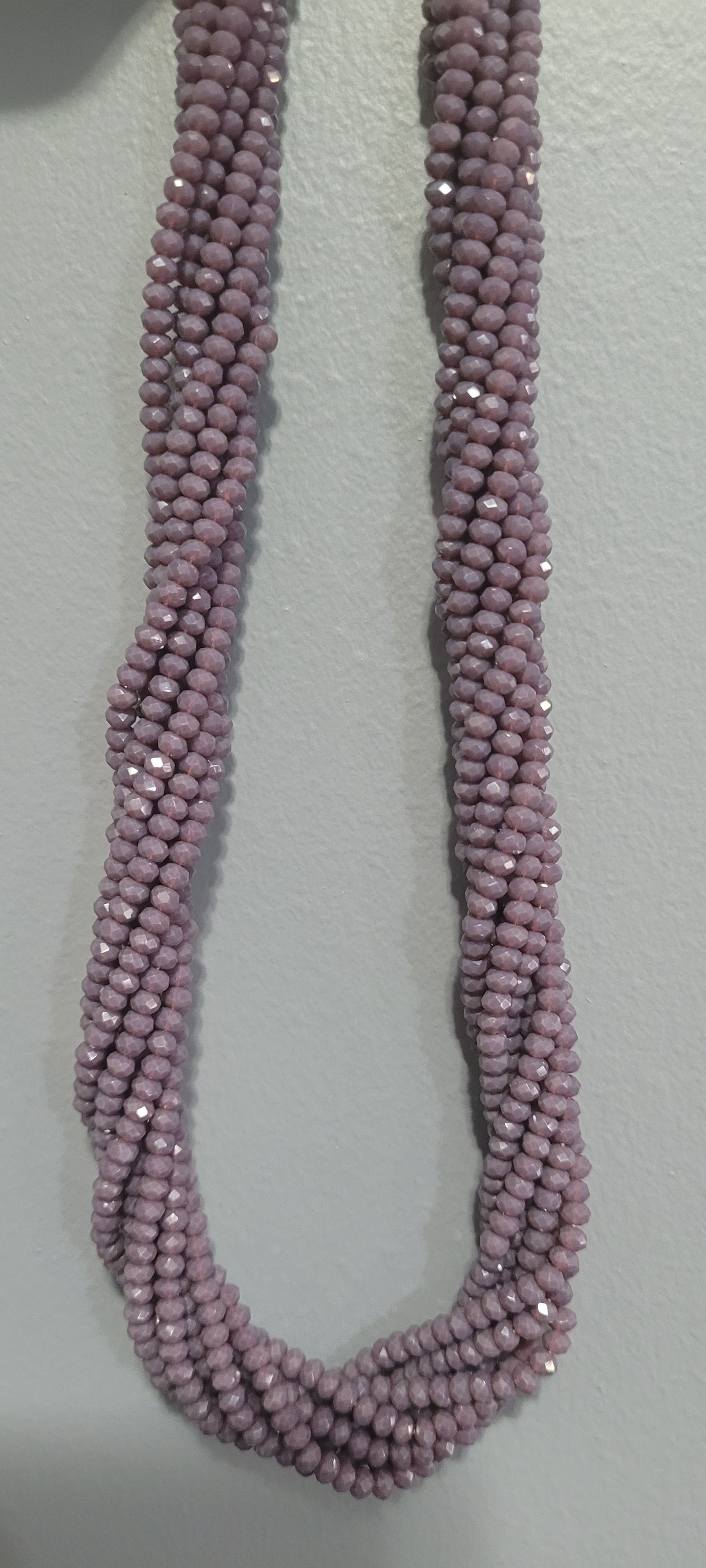 BEADS NECKLACE