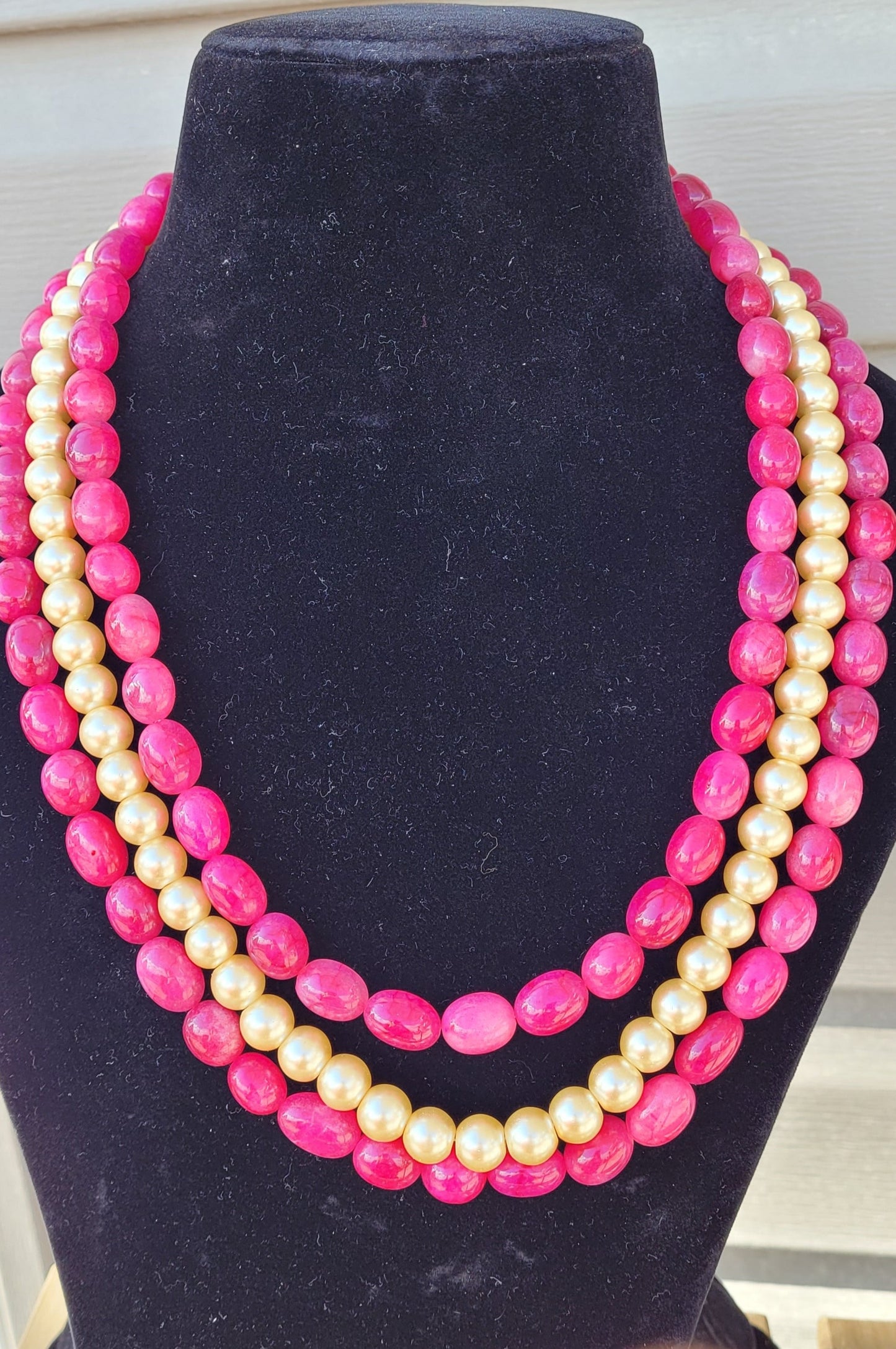 BEADS NECKLACE