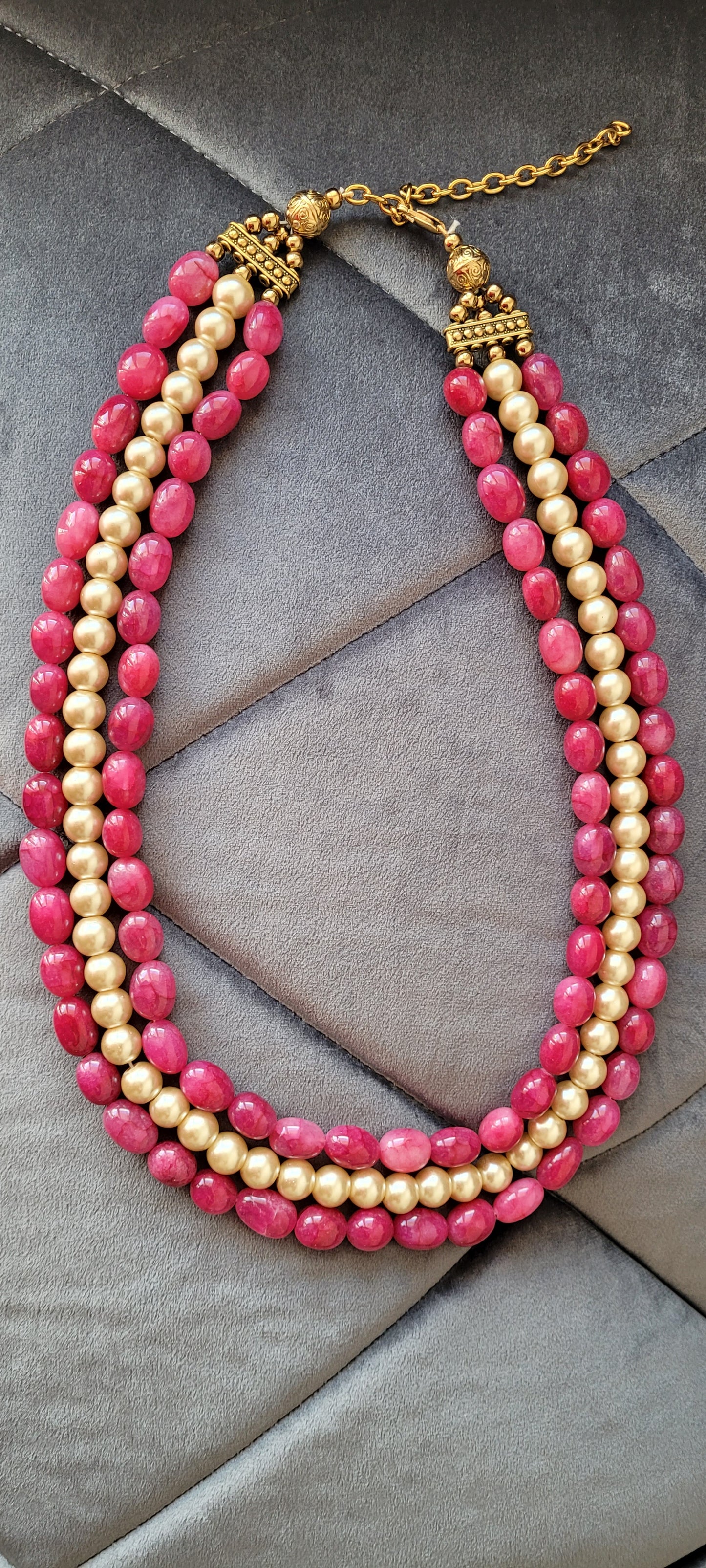 BEADS NECKLACE