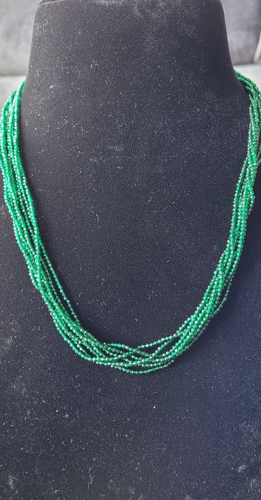 BEADS NECKLACE