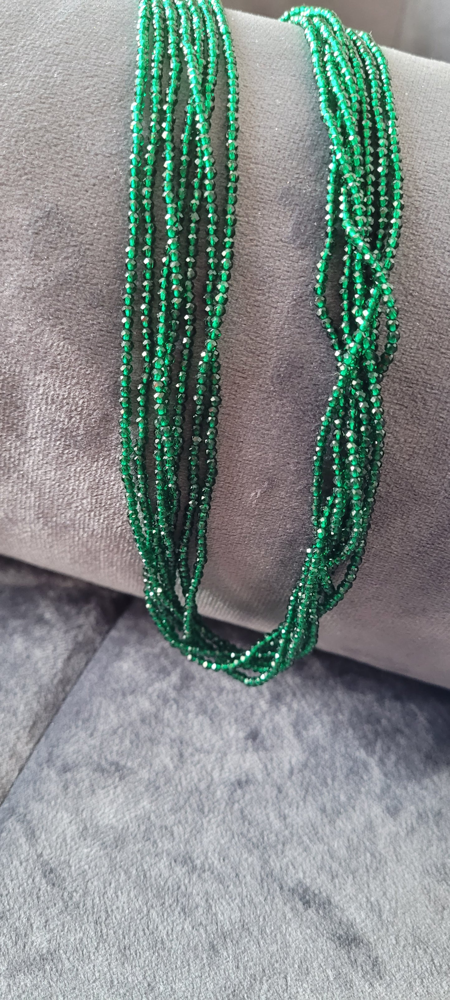 BEADS NECKLACE