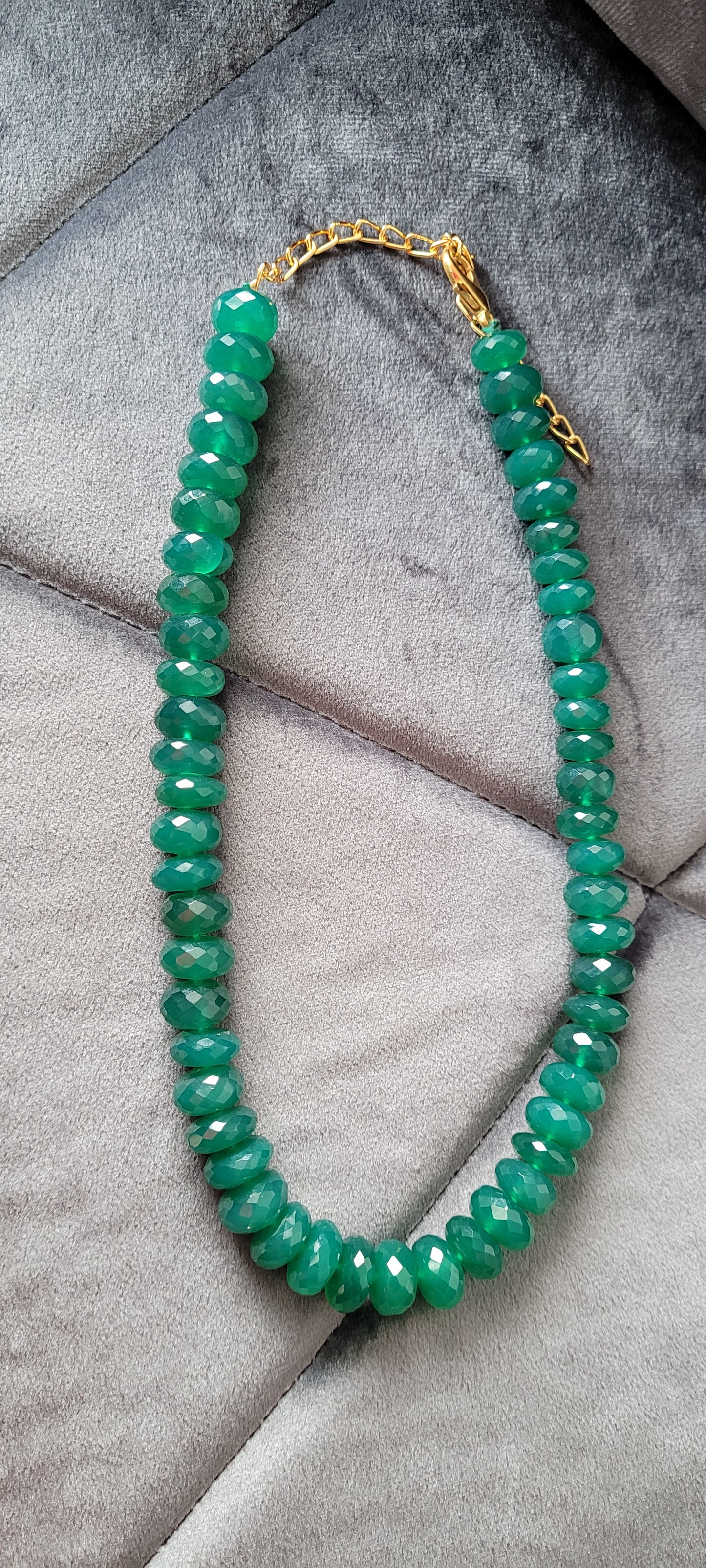 BEADS NECKLACE